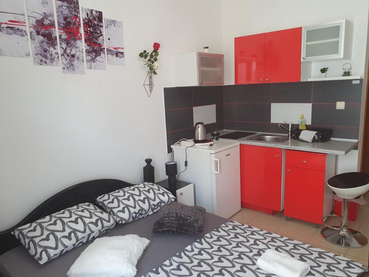 Studio Apartmani Ivanda Макарська Екстер'єр фото