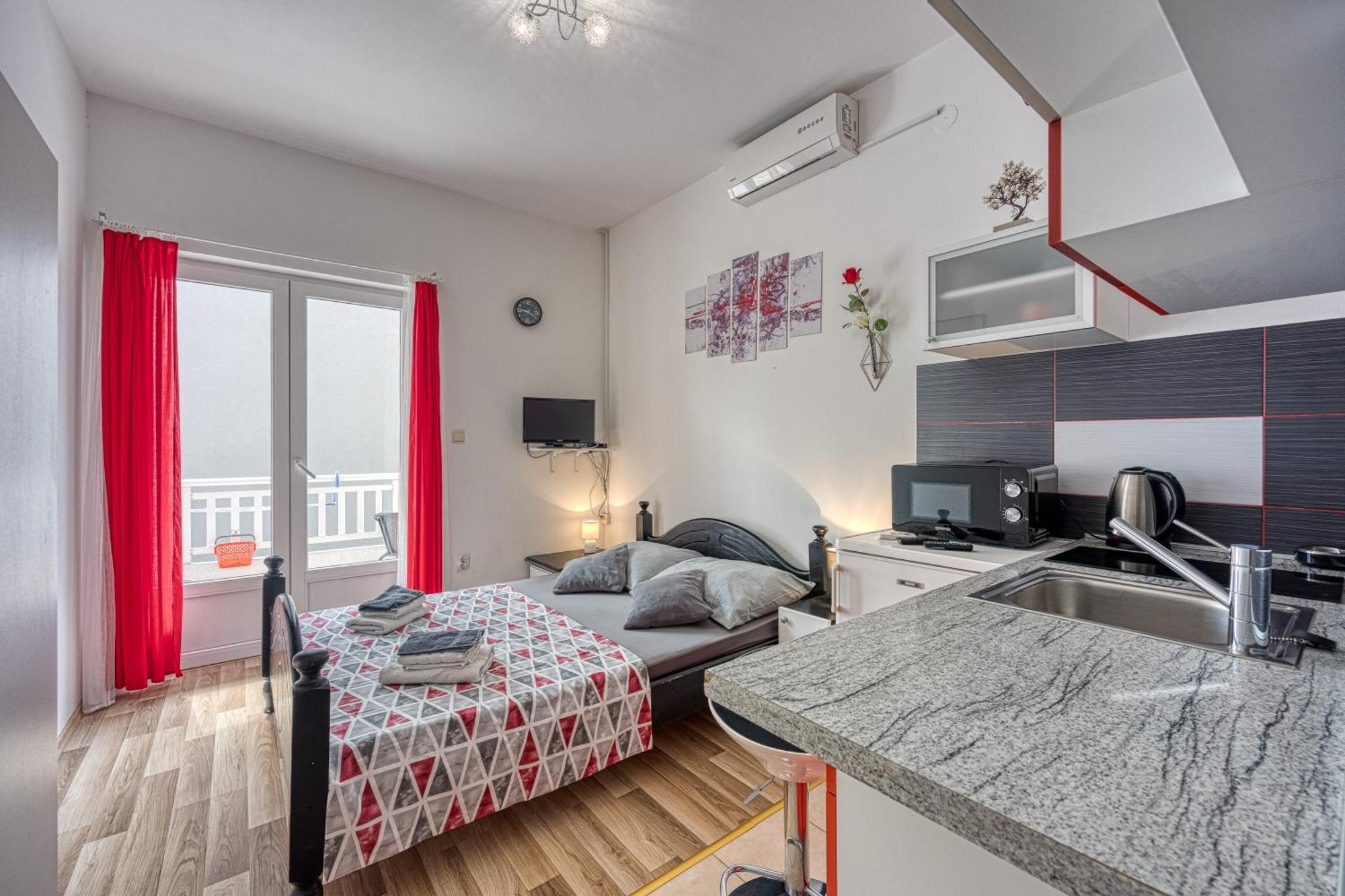 Studio Apartmani Ivanda Макарська Екстер'єр фото