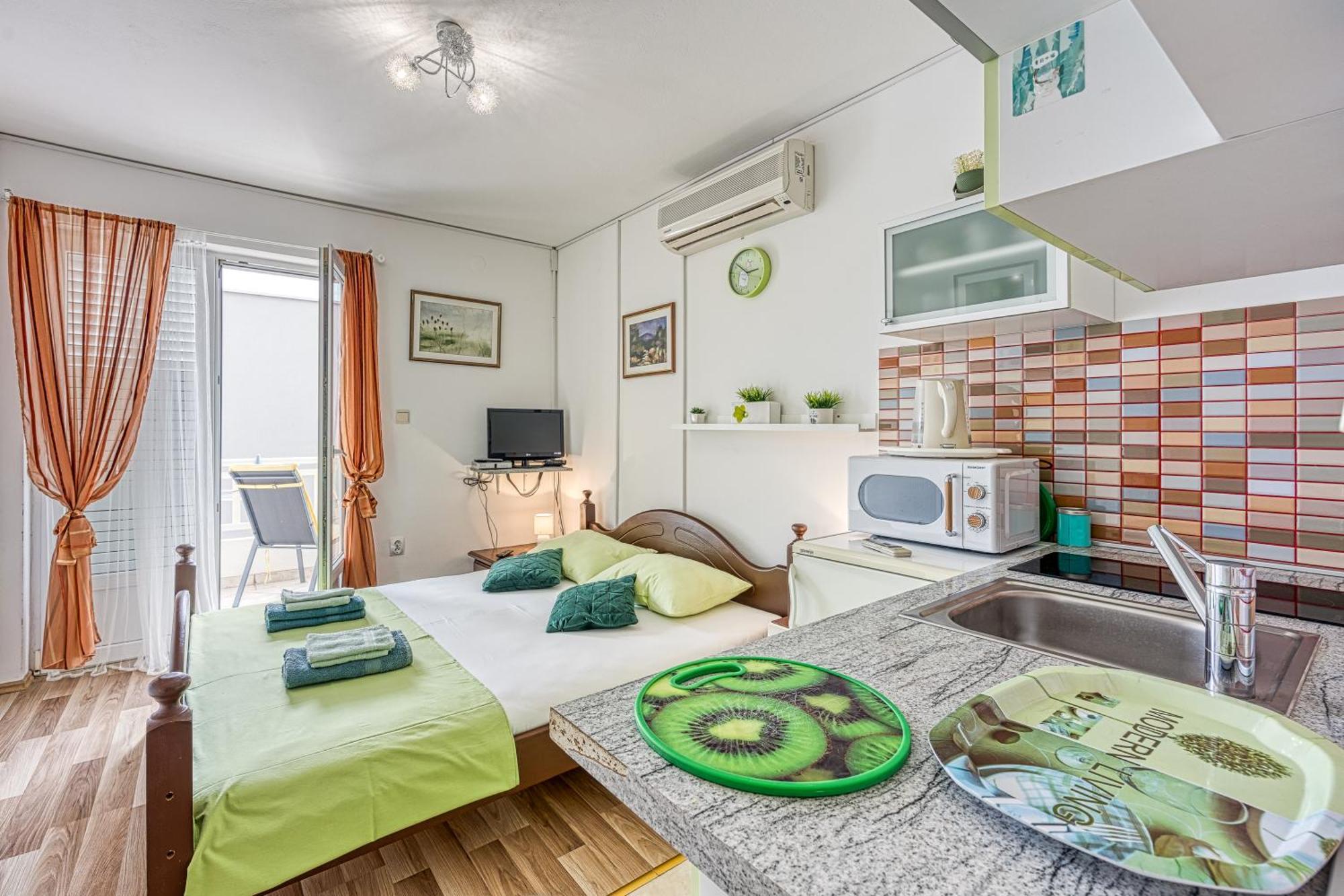 Studio Apartmani Ivanda Макарська Екстер'єр фото