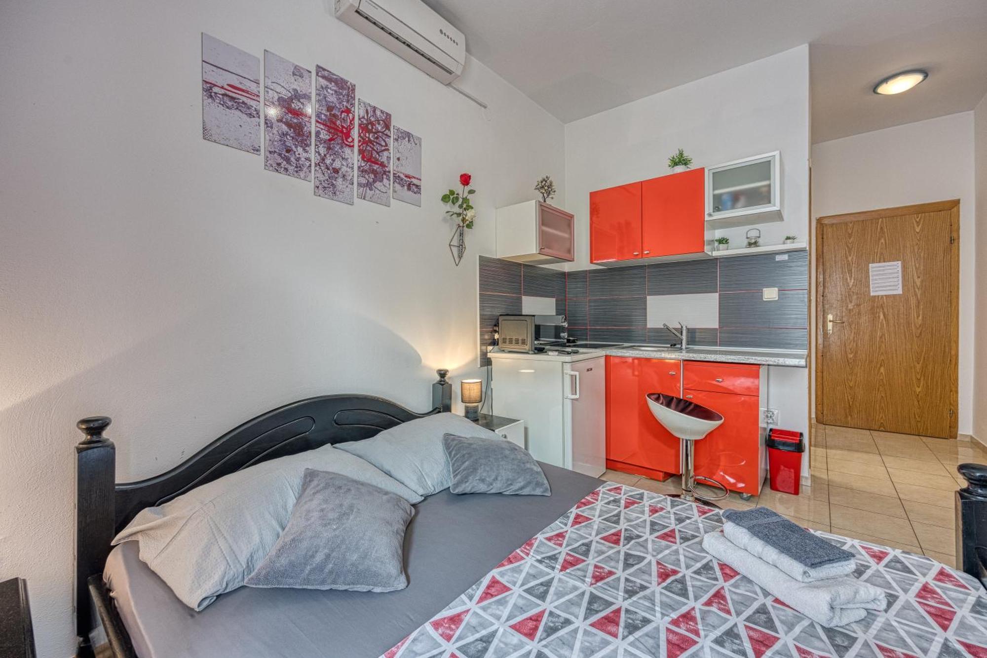 Studio Apartmani Ivanda Макарська Екстер'єр фото