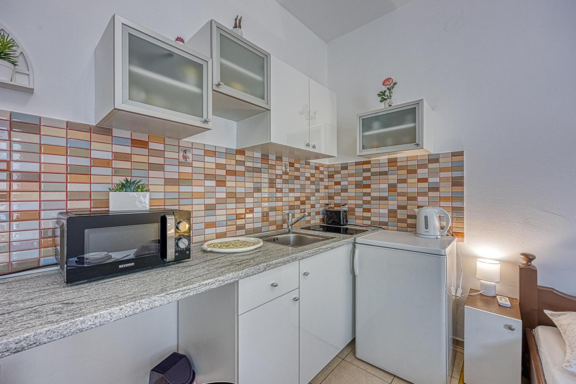 Studio Apartmani Ivanda Макарська Екстер'єр фото