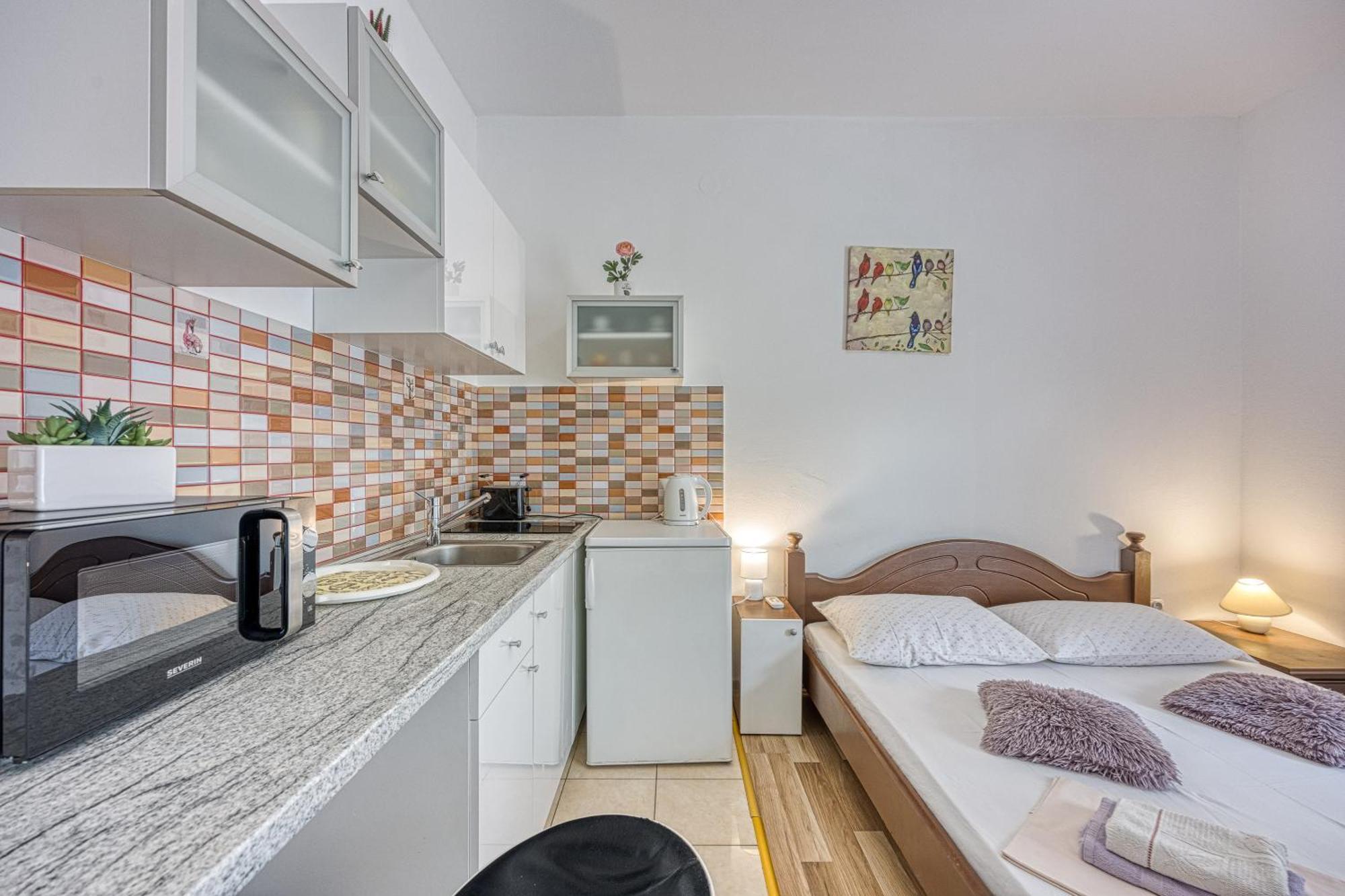 Studio Apartmani Ivanda Макарська Екстер'єр фото